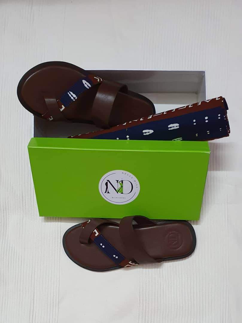 Sandales "Bleu Indigo" – Cuir Chocolat & amp; Motifs Graphiques