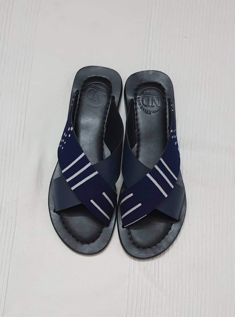Sandales "Nuit Étoilée" – Cuir Noir &amp; Textile Géométrique