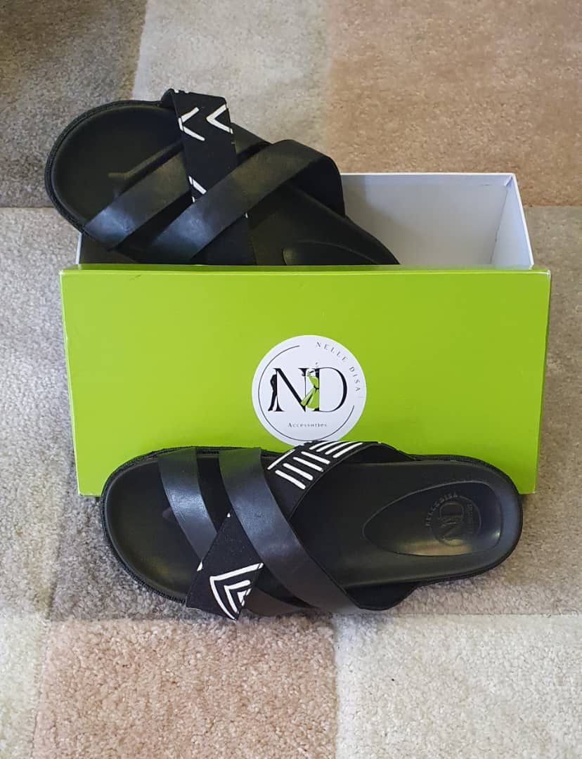 Nu-pieds "Noir Absolu" Nelle Disa – Collection Urban Heritage